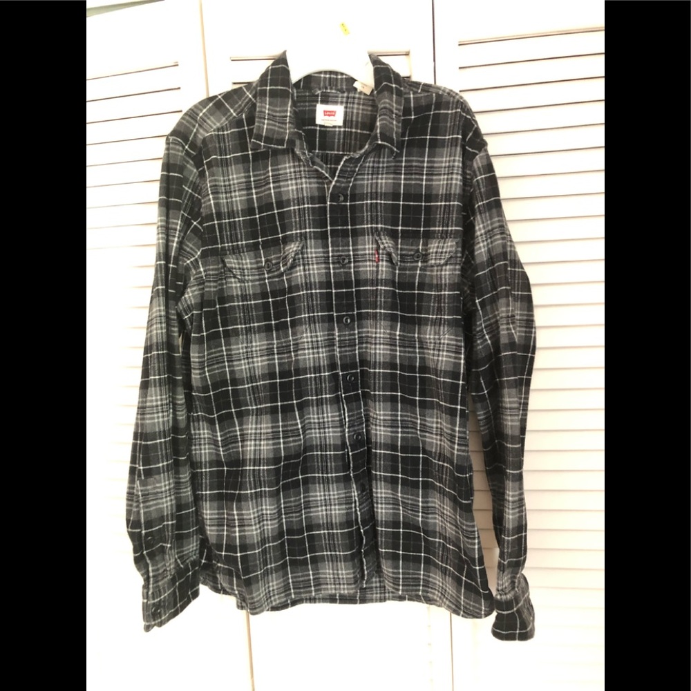 Lg but more so M Levi’s Black and Gray Flannel.